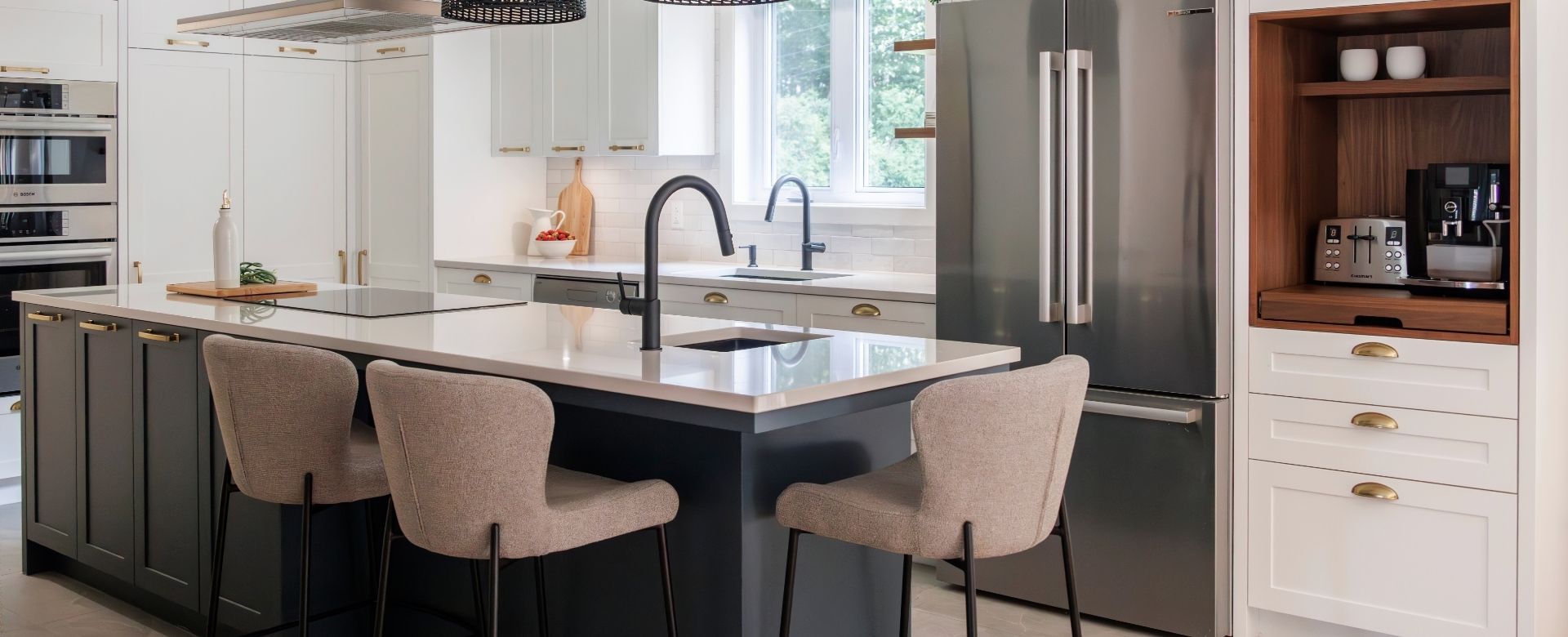 Rangement optimisé de cuisine haut de gamme sur mesure